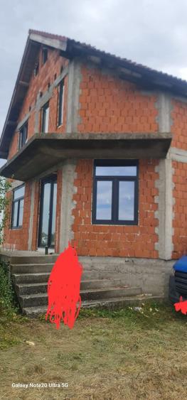 Casă cu 3 camere în Mândruloc