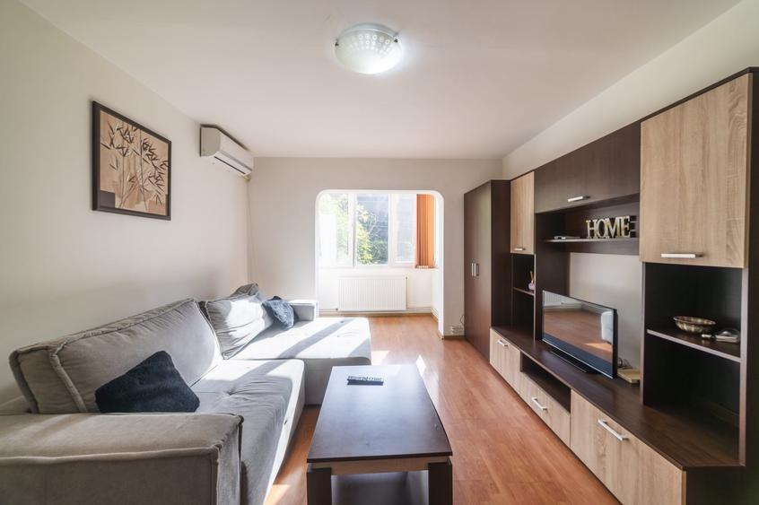 Apartament cu 2 camere semidecomandat, mobilat în Cetății