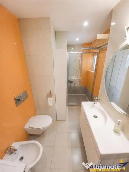 Apartament cu 2 camere semidecomandat în Centrul Civic
