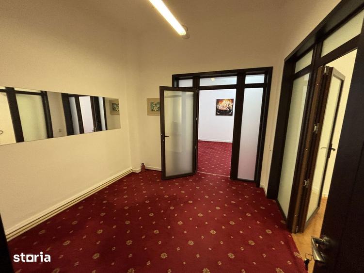 Casă cu 5 camere cu Teren 300 Mp în Vatra Luminoasă