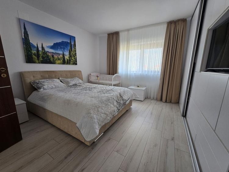 Casă individuală cu 3 camere cu Canalizare în Leș