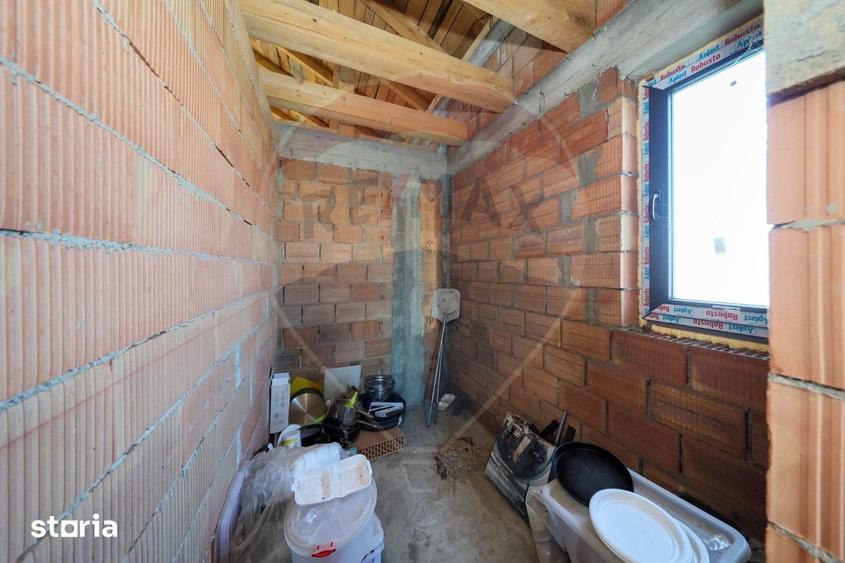 Casă cu 6 camere cu Teren 500 Mp în Bod