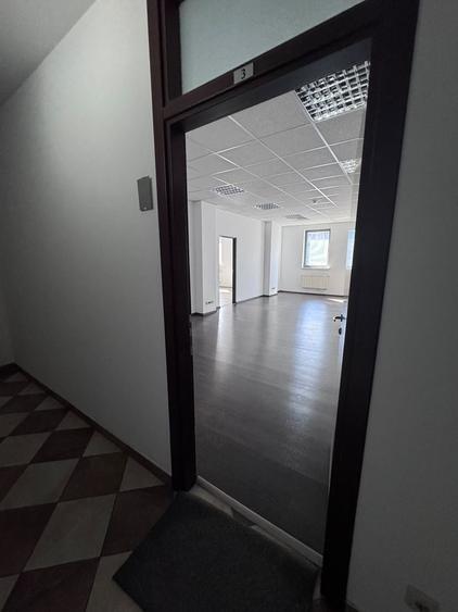 Birou, de 40 mp, în Barbu Văcărescu