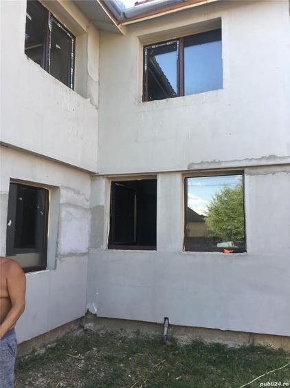 Casă cu 5 camere în Biharia