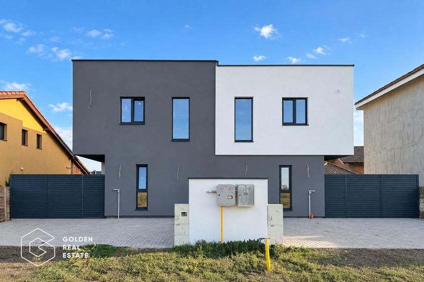 Duplex cu 4 camere cu Canalizare în Săcălaz