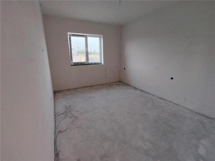 Duplex cu 4 camere cu Canalizare în Moșnița Veche