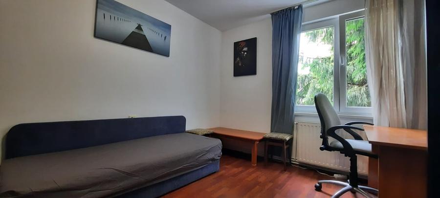 Apartament cu 2 camere nedecomandat, mobilat în 7 Noiembrie