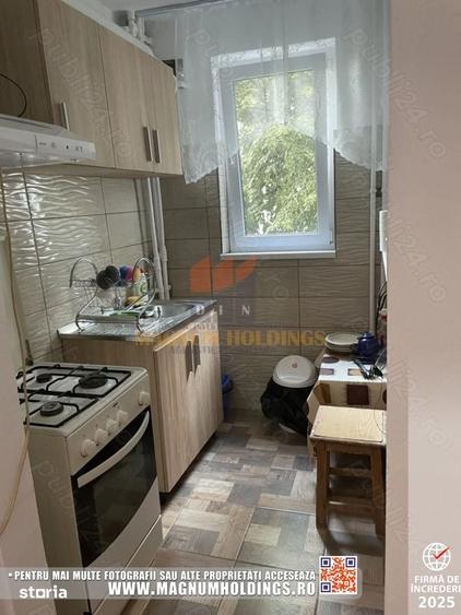 Apartament cu 3 camere semidecomandat în Trivale