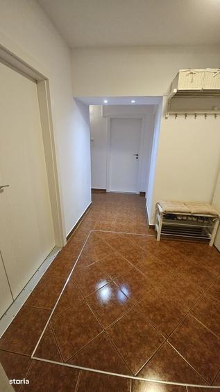 Apartament cu 4 camere decomandat în Noua