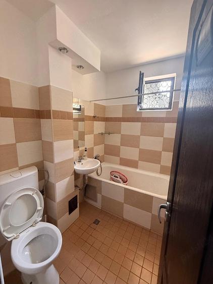 Spațiu comercial, de 65 mp, în Horia