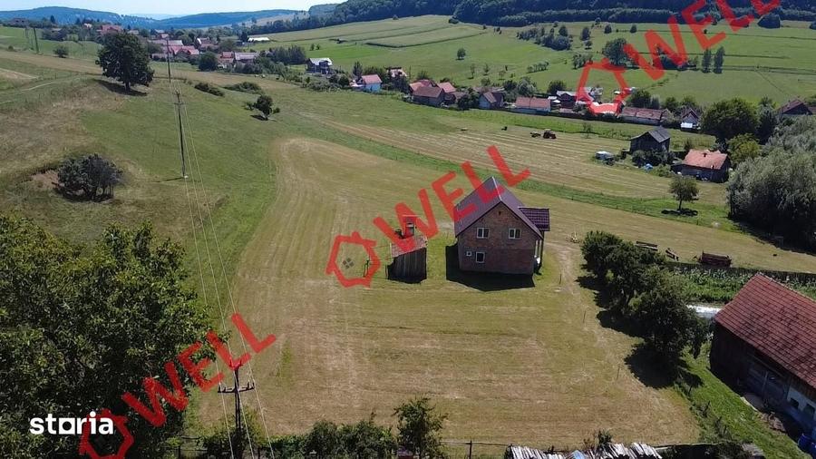Casă cu 5 camere cu Teren 4499 Mp în Vâlcele