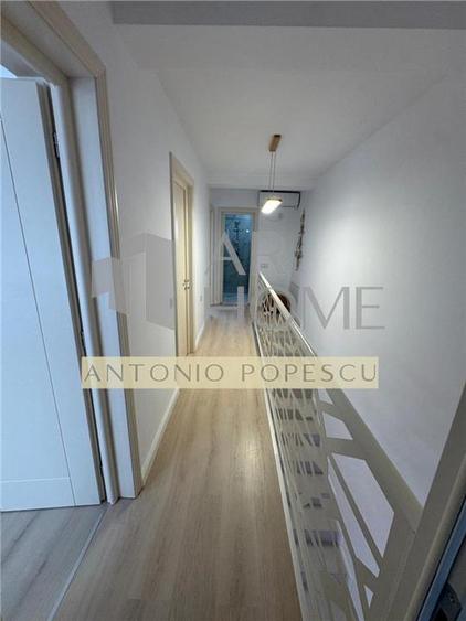 Duplex cu 4 camere cu Canalizare în Central