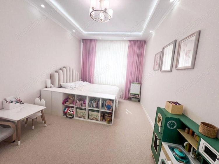 Apartament cu 3 camere decomandat în Tineretului