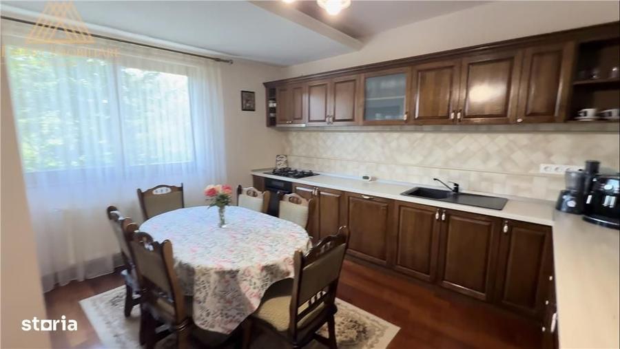 Casă cu 4 camere în Central