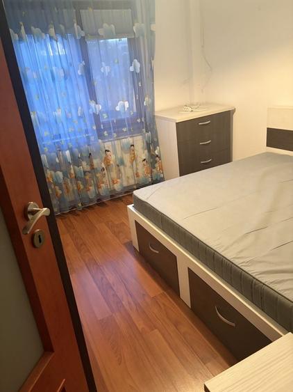 Apartament cu 3 camere decomandat în Crângași