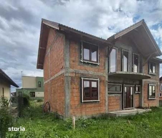 Casă cu 4 camere cu Teren 210 Mp în Central