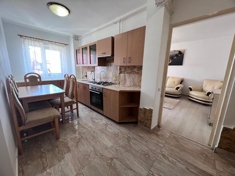 Apartament cu 2 camere decomandat în Decebal