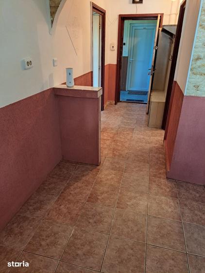 Apartament cu 2 camere decomandat în Soarelui