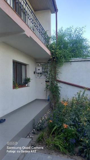 Casă cu 5 camere cu Teren 395 Mp în Central