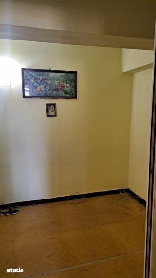 Apartament cu 3 camere în Brăilița