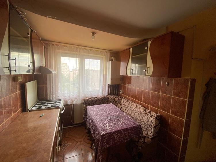 Apartament cu 2 camere decomandat în Exterior Vest