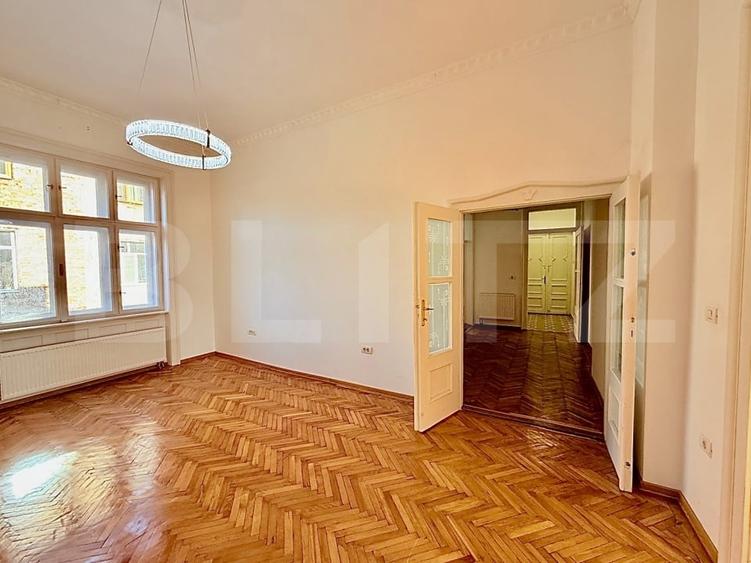 Apartament cu 3 camere decomandat în Sinaia