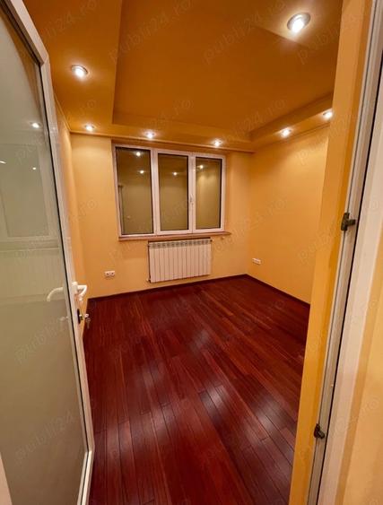Apartament cu 3 camere semidecomandat în 1 Decembrie 1918 — fotografia 3