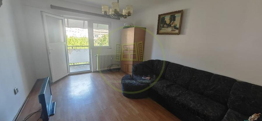 Apartament cu 4 camere decomandat în 1 Mai