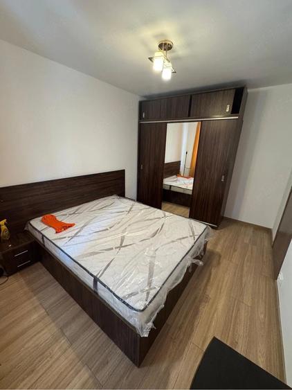 Apartament cu 2 camere semidecomandat în Berceni