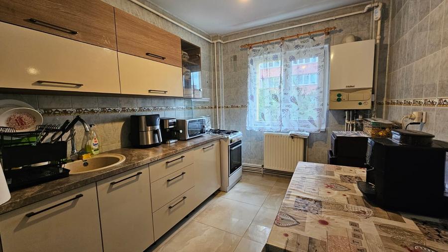 Apartament 2 camere Racadau,etajul 1,decomandat,127000 Euro - 6