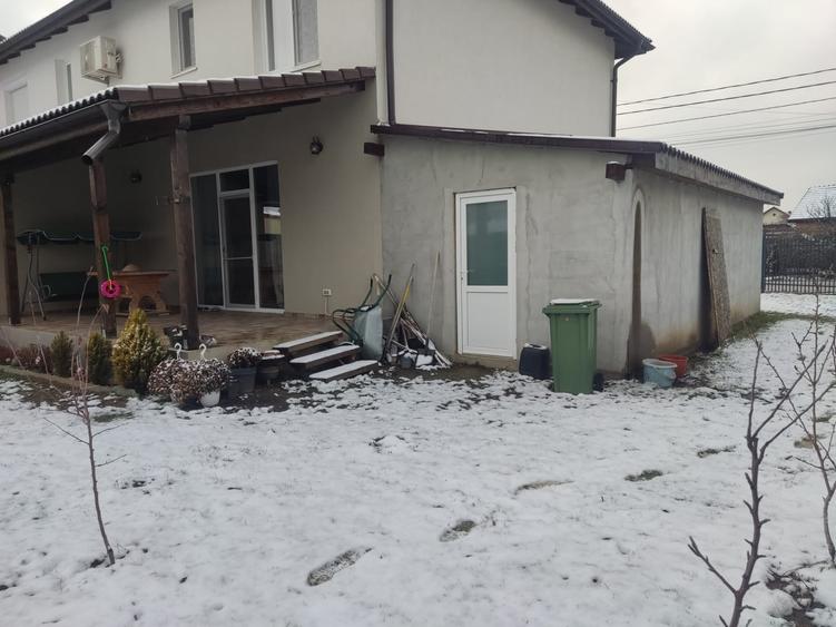 Duplex cu 4 camere cu Canalizare în Dumbrăvița