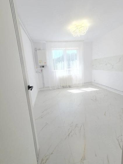 Apartament cu 2 camere decomandat în Noua