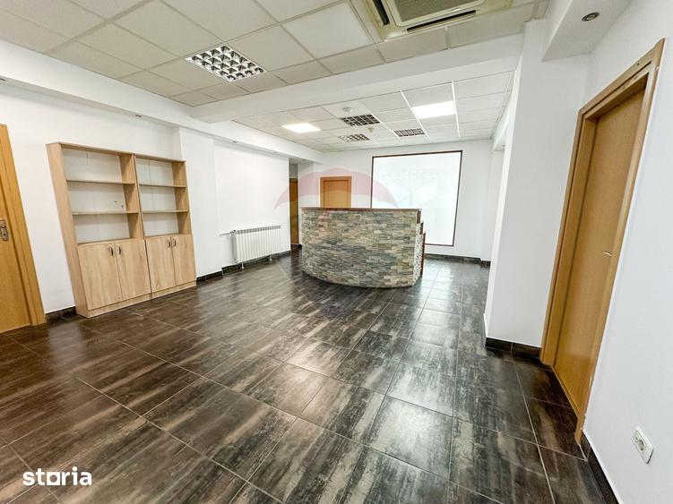 Spațiu comercial, de 200 mp, în Vitan