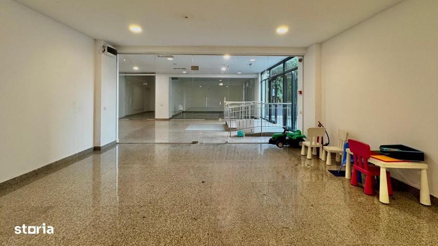 Spațiu comercial, de 32 mp, în Central