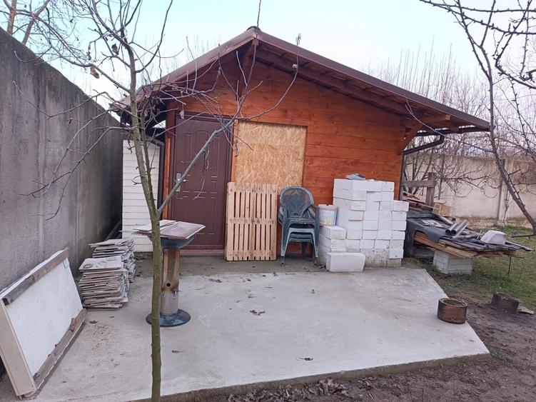 Casă cu 4 camere în Exterior Vest