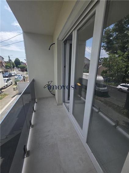 Apartament cu 3 camere decomandat în Titulescu