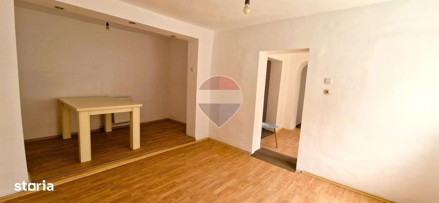 Casă cu 4 camere cu Teren 299 Mp în Șega