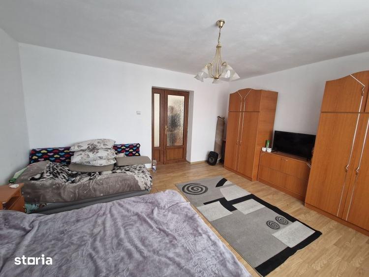 Casă cu 4 camere cu Teren 700 Mp în Recea