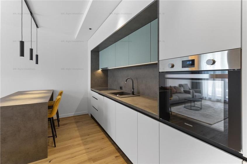 Apartament cu 3 camere decomandat, mobilat în Central