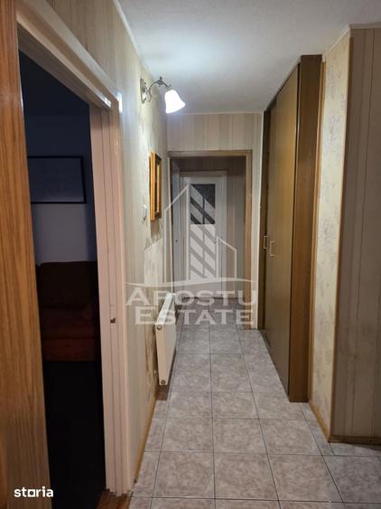 Apartament cu 4 camere în Dâmbovița