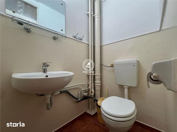 Apartament cu 3 camere decomandat în Nicolina