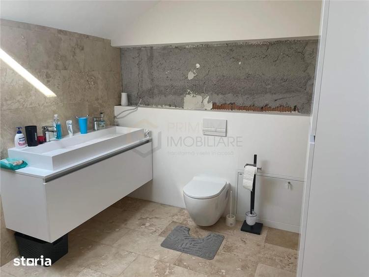 Casă cu 6 camere cu Teren 995 Mp în Ronaț