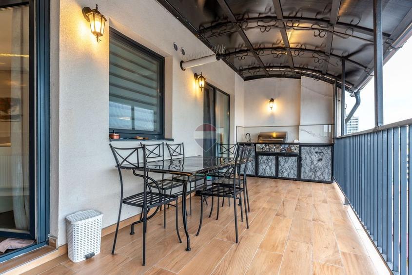 Apartament cu 3 camere semidecomandat, mobilat în Central