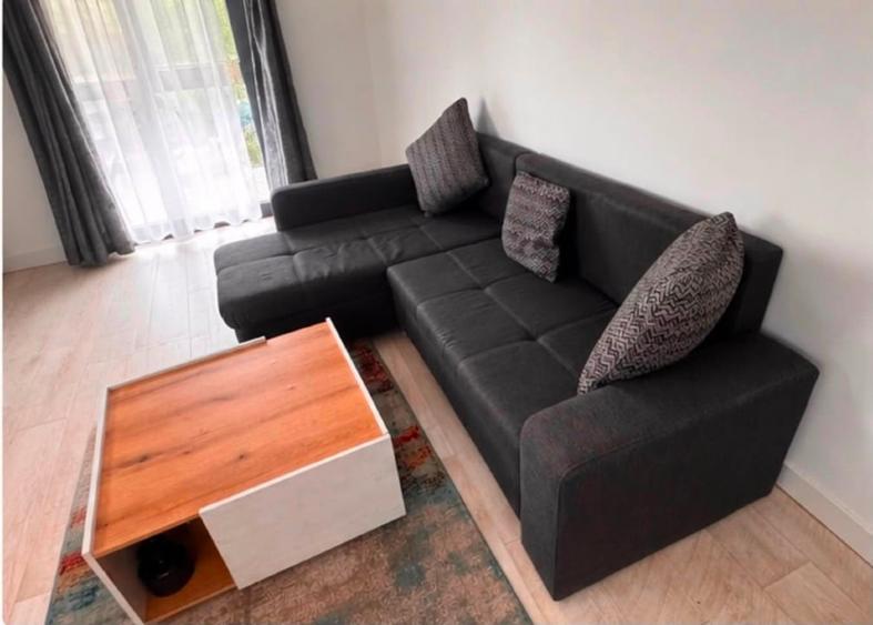Apartament cu 2 camere decomandat în P-ta Presei Libere