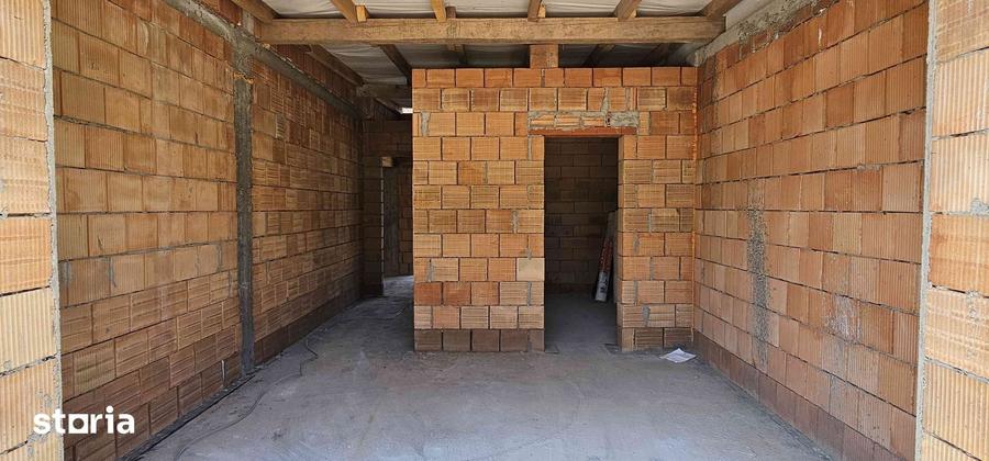 Casă cu 3 camere cu Teren 566 Mp în Corunca