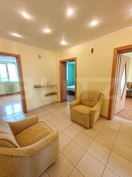 Apartament cu 3 camere decomandat, mobilat în Central