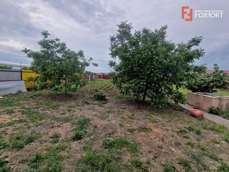 Casă individuală cu 5 camere cu Garaj în Izvin