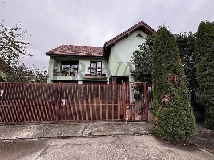 Casă individuală cu 7 camere cu Canalizare în Elisabetin