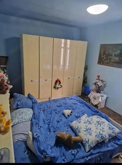 Apartament cu 3 camere decomandat în Uioara de Sus