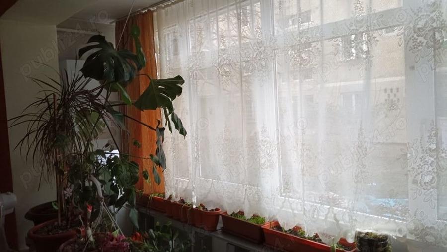 Apartament cu 3 camere decomandat în Girocului